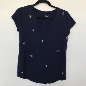Gap Flower Appliqué V Neck T-Shirt